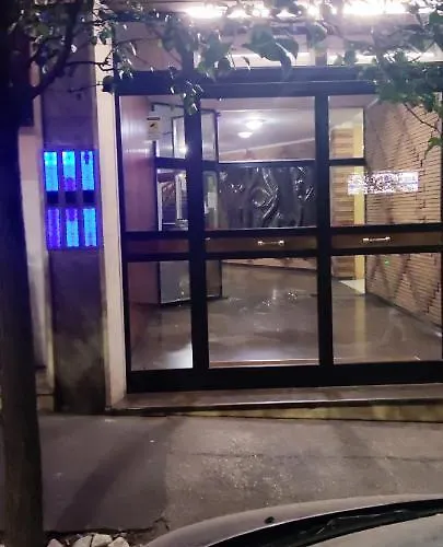 Apartamento Frank Host Lux , Metro A A 50 M, Simple Check-in Con Codice A Qualsiasi Orario *